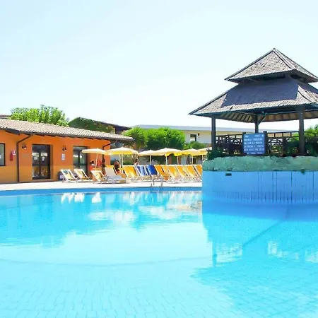 Hotel Baia Dei Gigli *