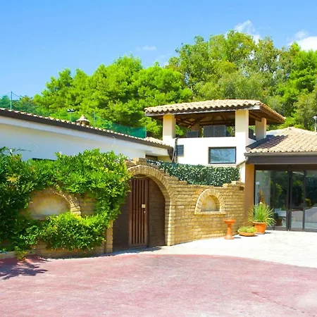 Hotel Baia Dei Gigli